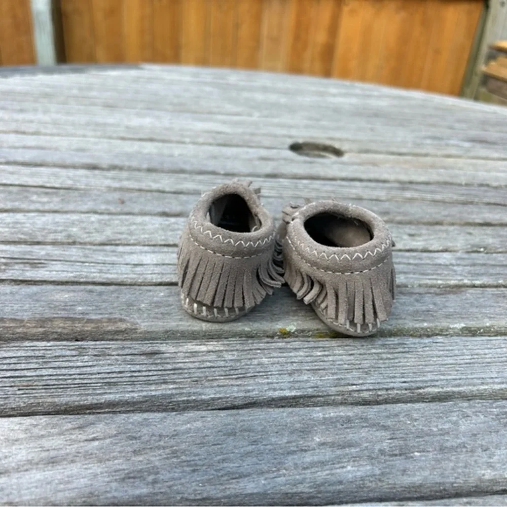Infant Suede Minnetonka‎ Riley Bootie - size 2